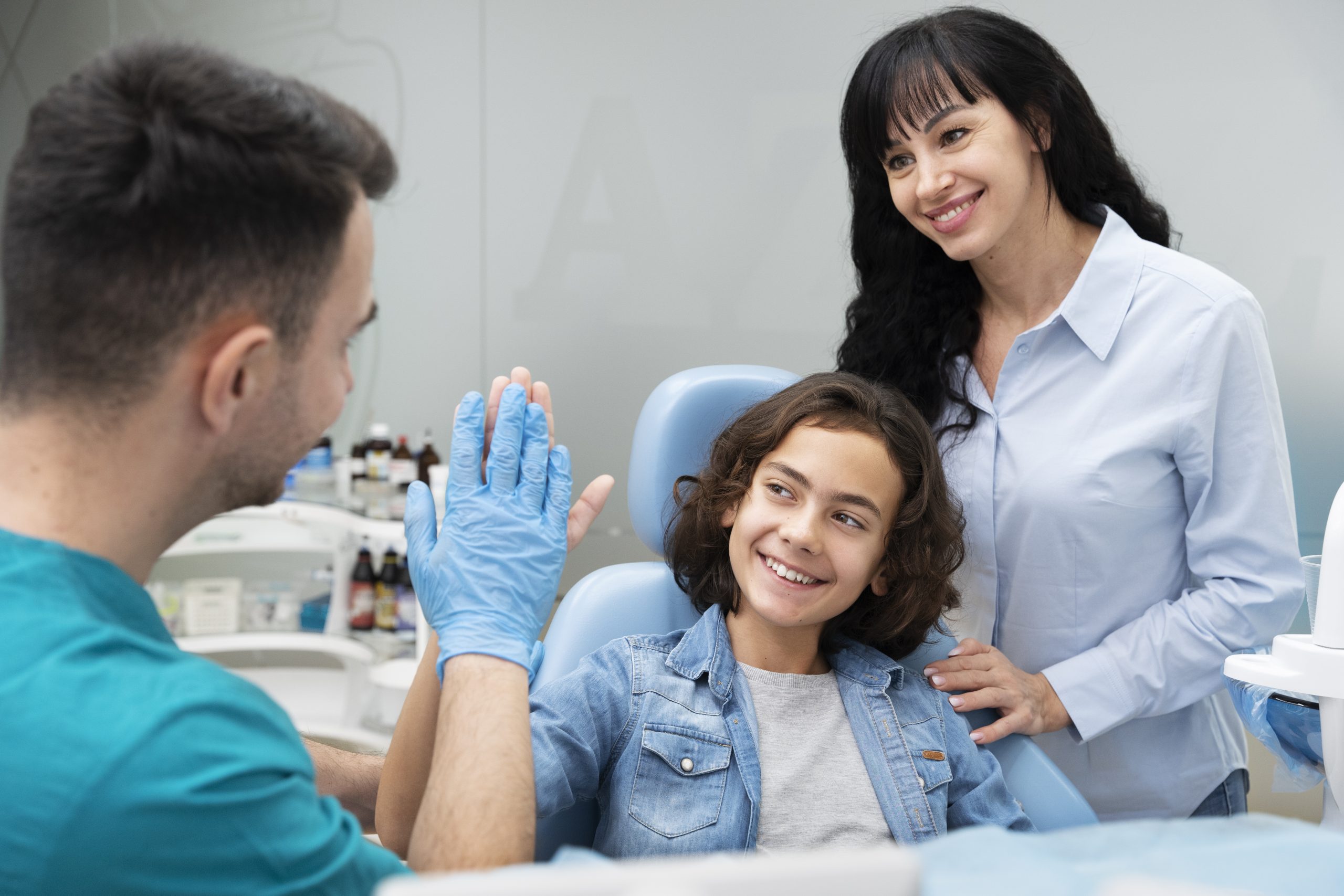 Dentista pediátrico en Tampa que brinda atención dental suave para niños en Happy Kids Pediatric Dentistry